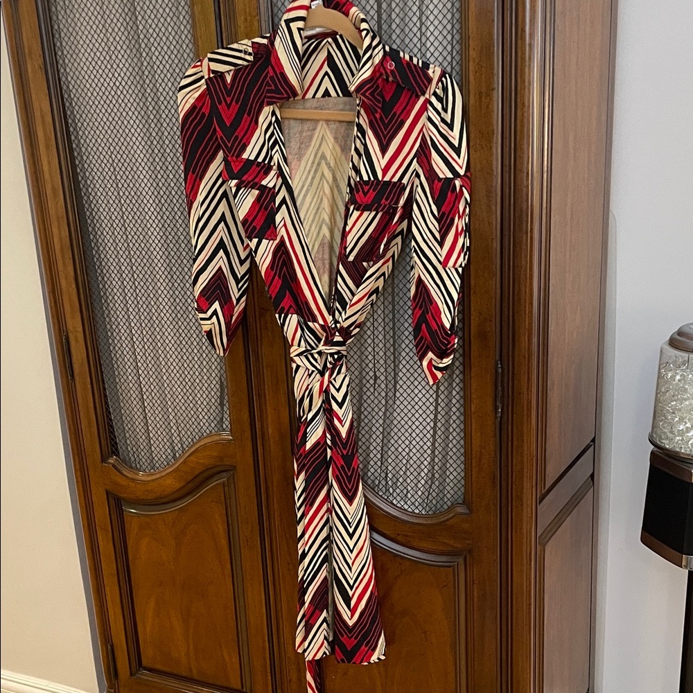 Diane Von Furstenberg Red and Cream Patterned Dress